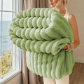 Cozy Up with Our 300GSM Ultra Soft & Warm Bamboo Fiber Fleece Blanket - Perfect for All Seasons!
