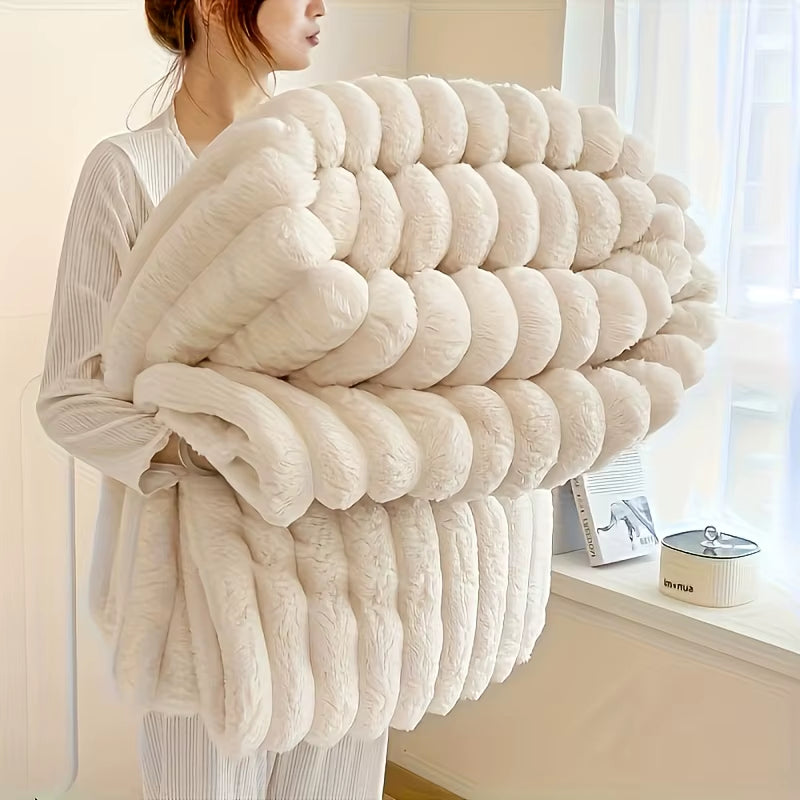 Cozy Up with Our 300GSM Ultra Soft & Warm Bamboo Fiber Fleece Blanket - Perfect for All Seasons!