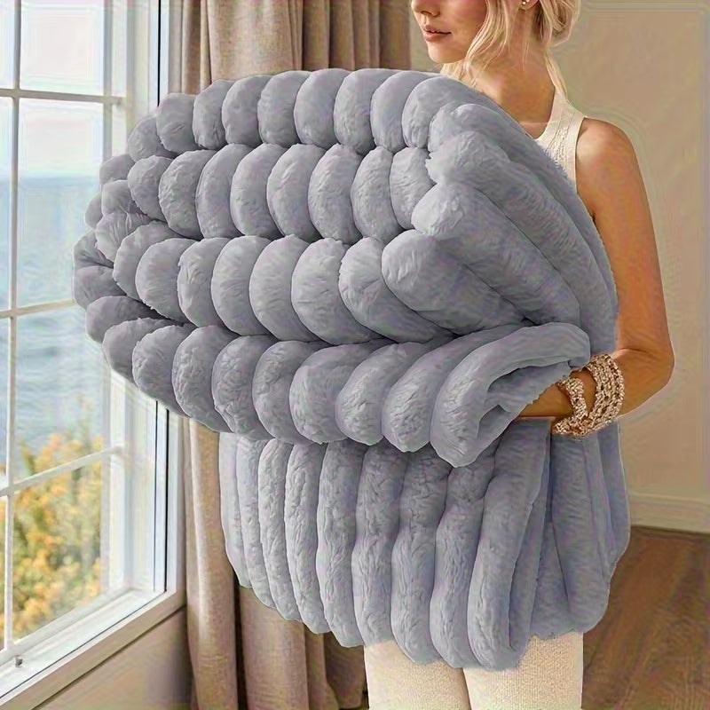 Cozy Up with Our 300GSM Ultra Soft & Warm Bamboo Fiber Fleece Blanket - Perfect for All Seasons!