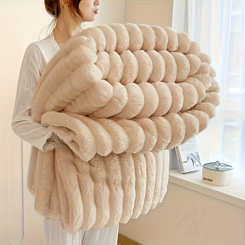 Cozy Up with Our 300GSM Ultra Soft & Warm Bamboo Fiber Fleece Blanket - Perfect for All Seasons!