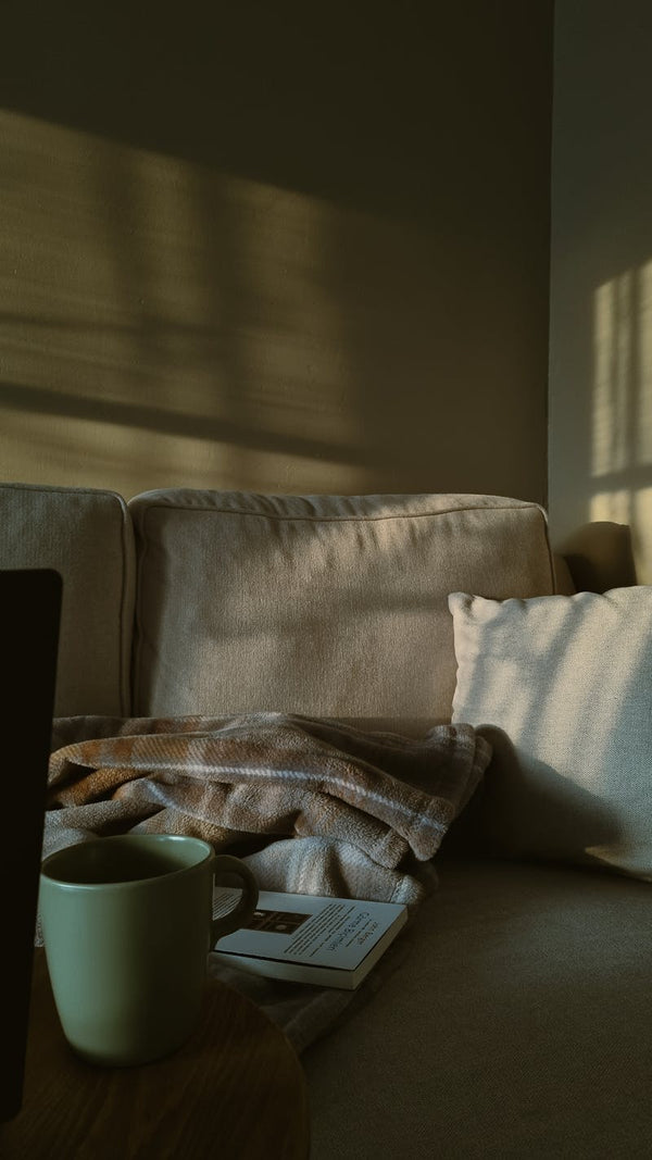 Signature Comfuurt Weighted Serenity Blanket - Cozy blanket lifestyle